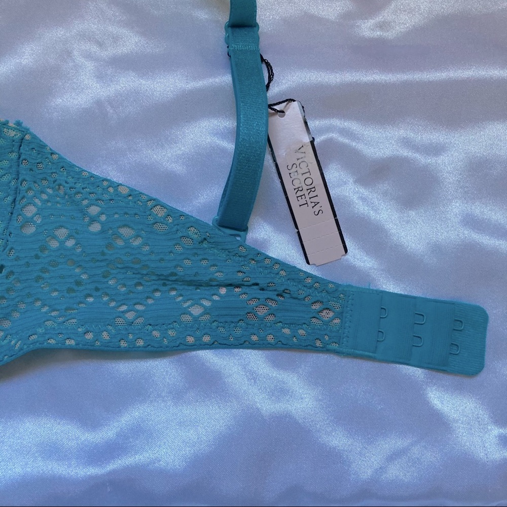 Victoria’s Secret Size 32DD Lined Demi Bra - Picture 6 of 7